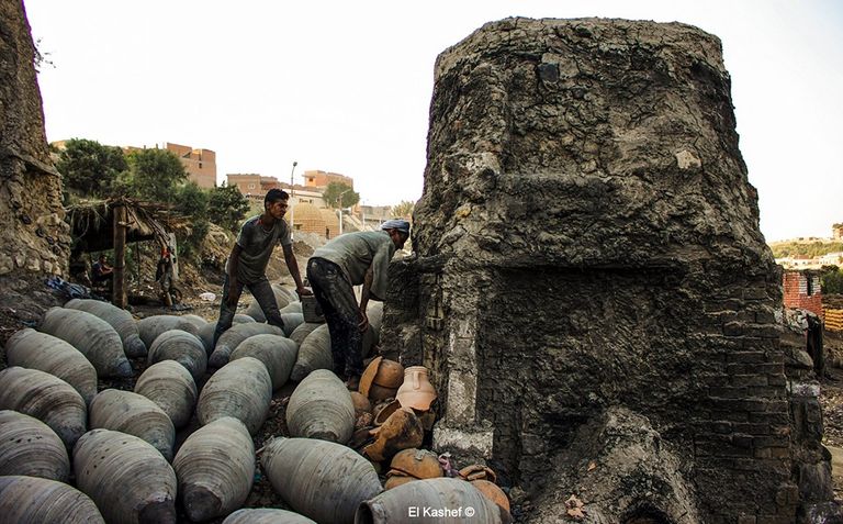 صناعة الفخار بقرية النزلة في محافظة الفيوم بمصر
