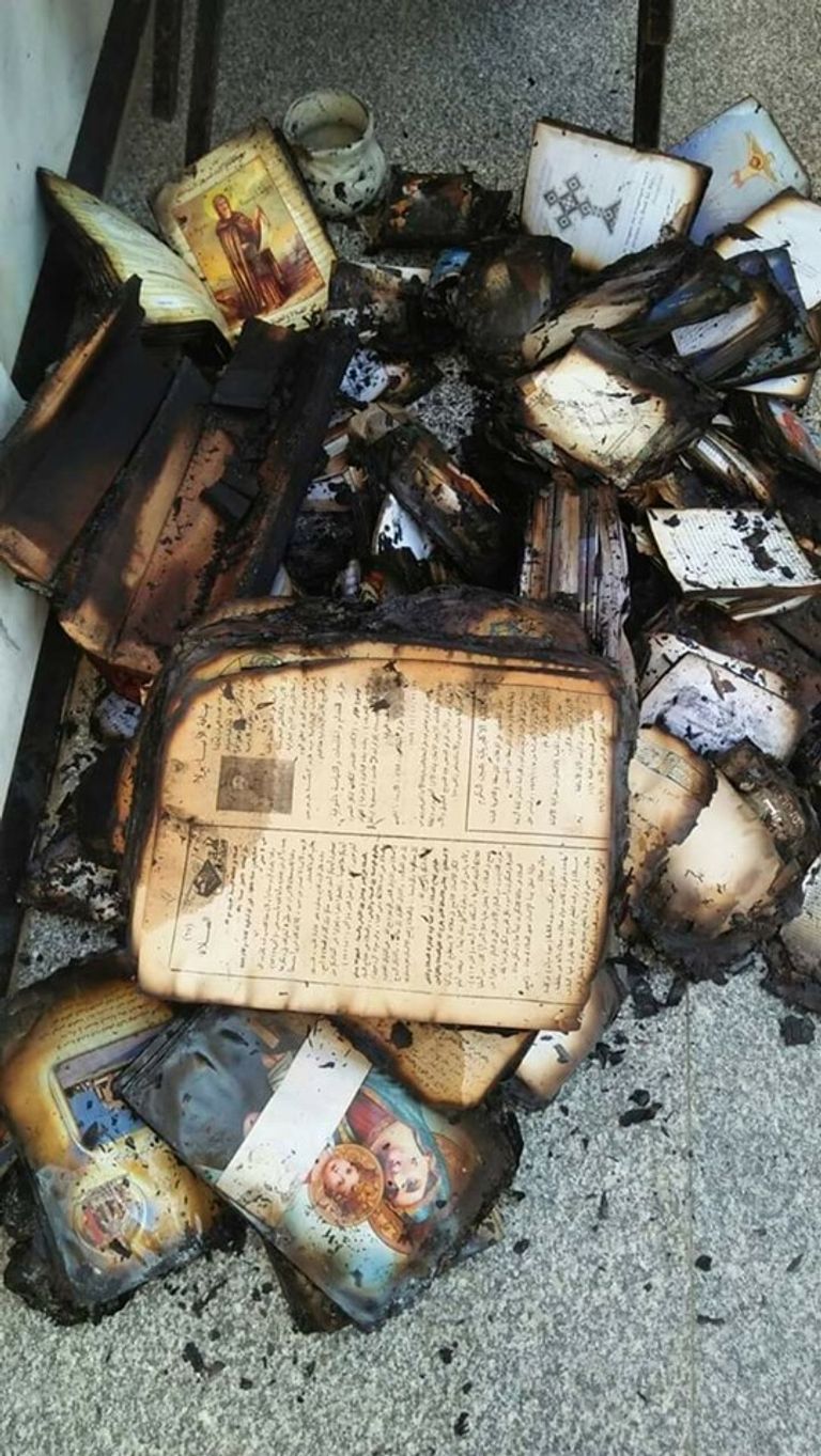 جانب من حريق كنيسة مارجرجس بالمنصورة - مصر جانب من حريق كنيسة مارجرجس شمالي مصر