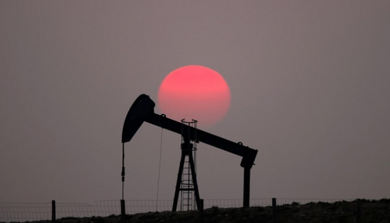 أسعار النفط ترتفع مع تلميح أوبك لتخفيضات أعمق في الإنتاج