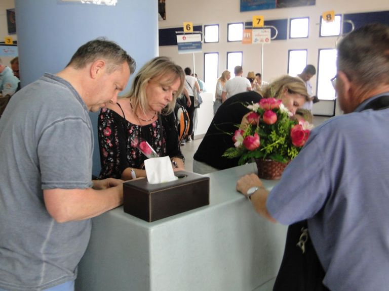 مطار مرسى علم المصري يستقبل أولى رحلات الخطوط السويسرية