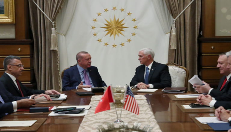 نائب الرئيس الأمريكي مايك بنس والرئيس التركي رجب طيب أردوغان