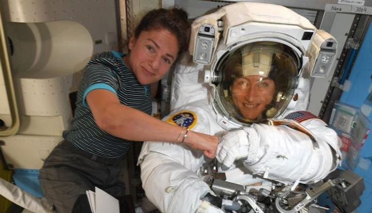 رائدتا الفضاء كريستينا كوش وجيسيكا مير