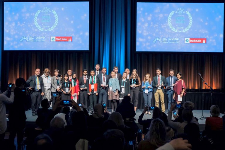 جانب من فعاليات تسلم الجائزة