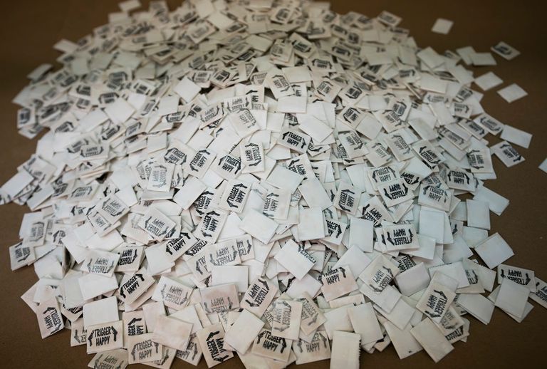 إدارة الجمارك تستعين بالكلاب المدربة