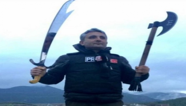 المراسل التركي يرفع أسلحة ظهرت في مسلسل أرطغرل 