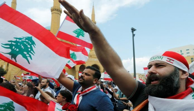 جانب من الاحتجاجات في لبنان - رويترز