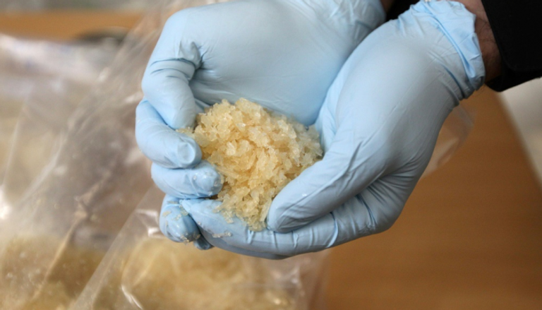 صيادون يعثرون على 691 كيلوجراما من مخدر "ميثامفيتامين"
