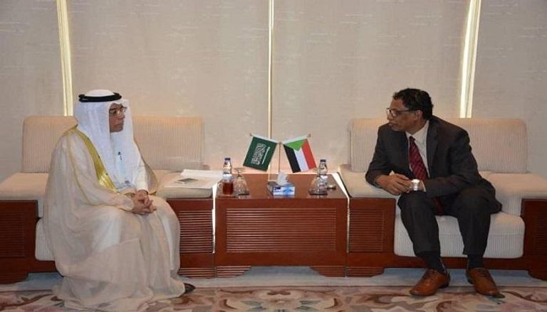 وزير الطاقة والتعدين السوداني والسفير السعودي لدى السودان