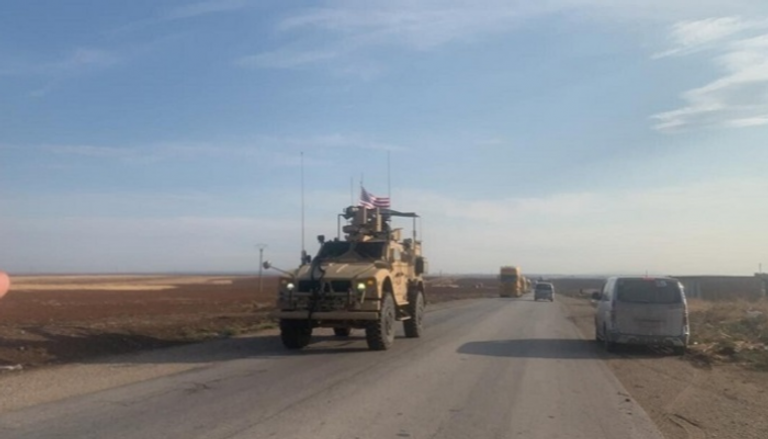 صورة متداولة لآلية عسكرية أمريكية متجهة من العراق نحو سوريا