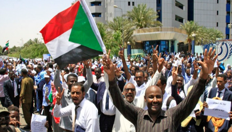 محتجون سودانيون في اعتصام الخرطوم - أرشيفية 