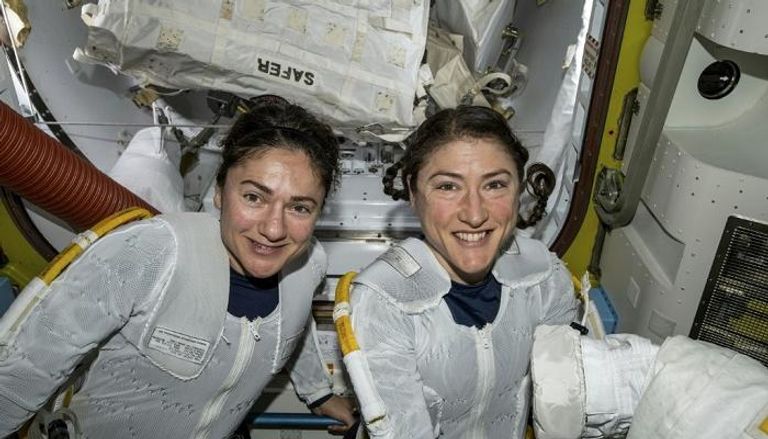 جيسيكا مير وكريستينا كوش في محطة الفضاء الدولية