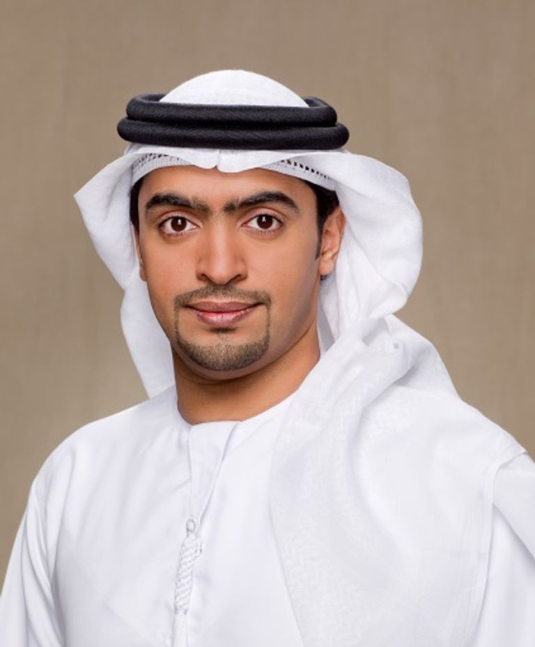 شعار قمة عالم شاب واحد