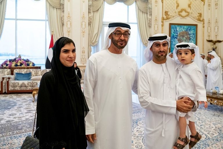 الشيخ محمد بن زايد يستقبل فريق عمل مبادرة "أمنتك بلادك"