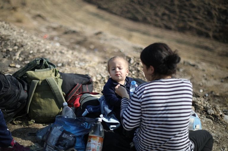 عائلات كردية نازحة من ضحايا العدوان التركي