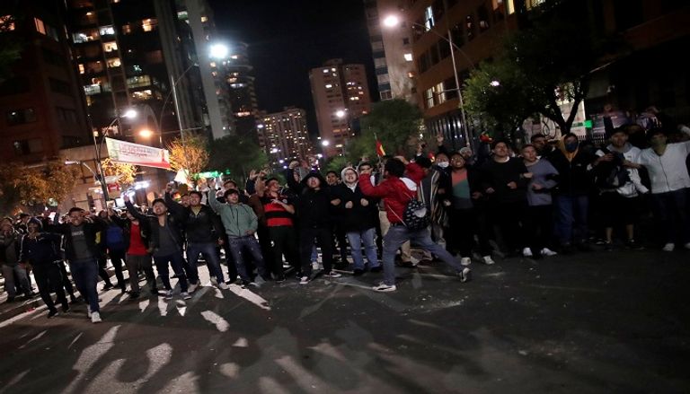 جانب من الاحتجاجات في بوليفيا والأمن يفرق المتظاهرين