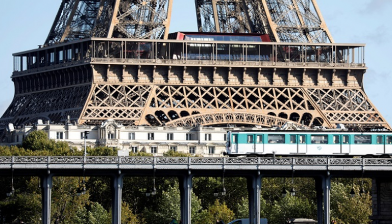 برج إيفل في باريس- رويترز