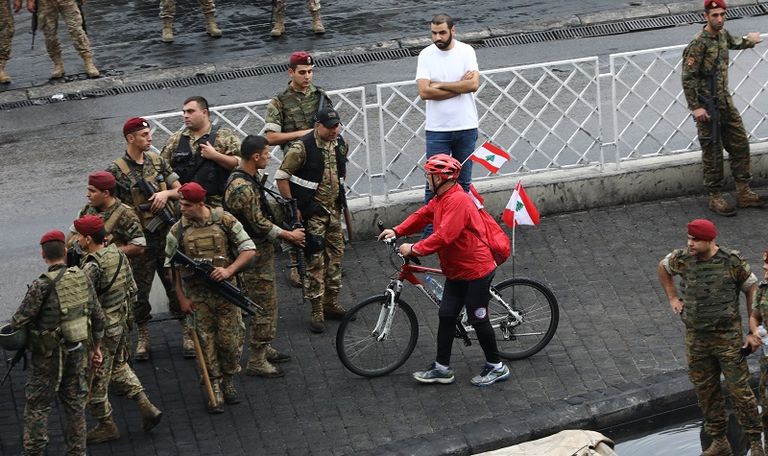 رجا زحلان عميد الدراجين في لبنان