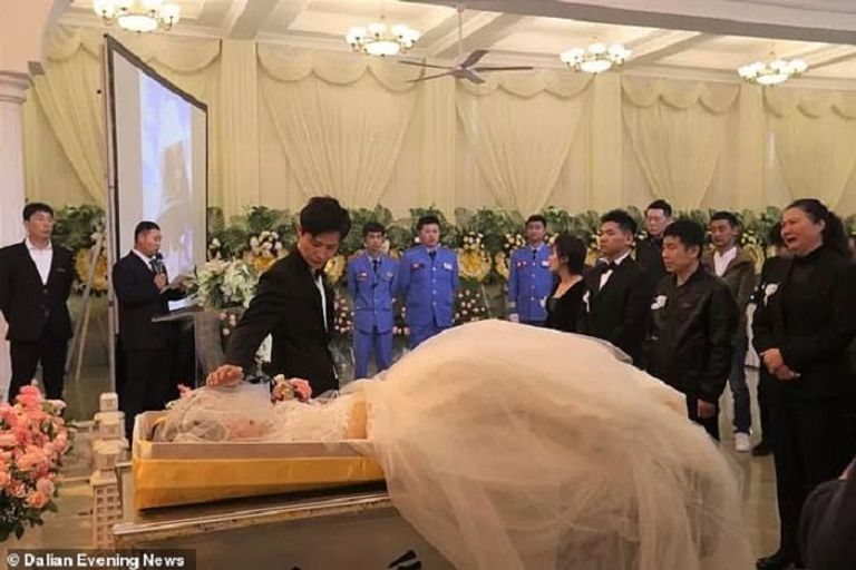 الزوج حاول تحقيق حلم لم يكتمل