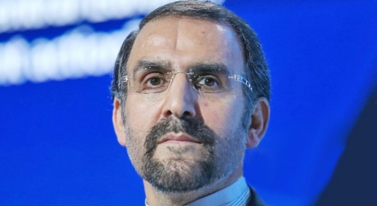 السفير الإيراني لدى موسكو مهدي سنائي - أرشيفية نجلة السفير الإيراني لدى موسكو - أرشيفية