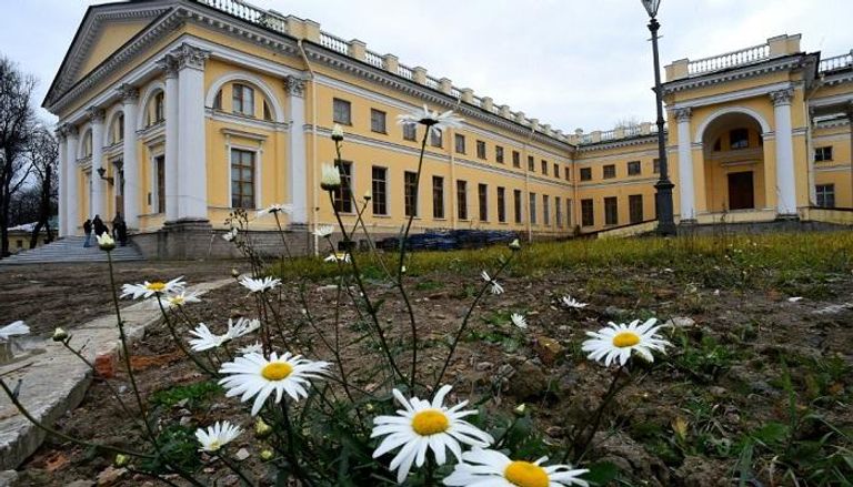 قصر الإسكندر في سان بطرسبورج
