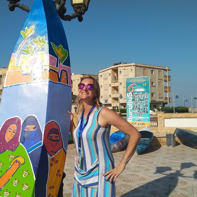 مراكب معروضة بجاليري "آزاد" بالقاهرة