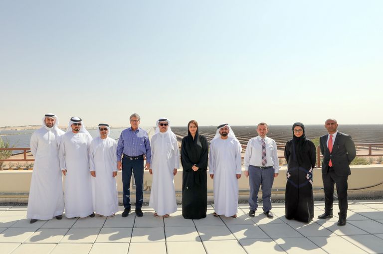 وزير الطاقة الأمريكي خلال زيارته مجمع محمد بن راشد