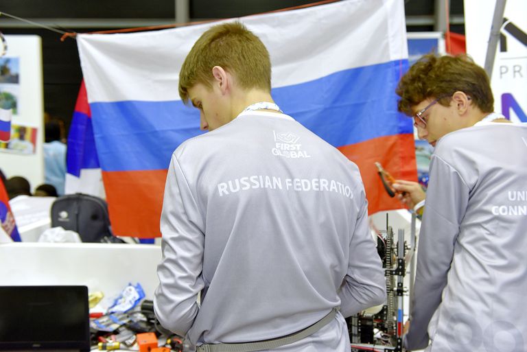 أعضاء الفريق الروسي