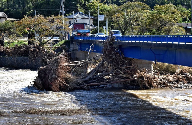 الإعصار "هاجيبس" قتل ما لا يقل عن 88 شخصاً