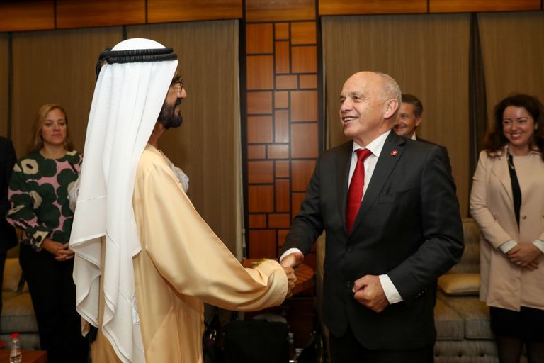 جانب من لقاء الشيخ محمد بن راشد آل مكتوم والرئيس السويسري