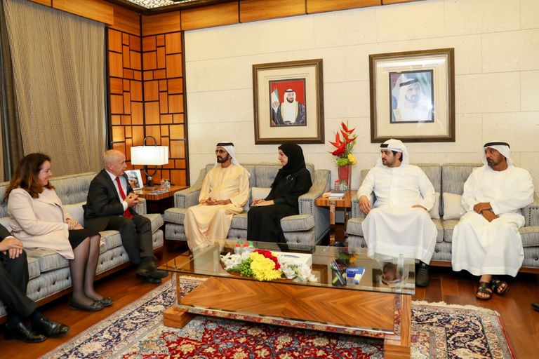 جانب من لقاء الشيخ محمد بن راشد آل مكتوم والرئيس السويسري