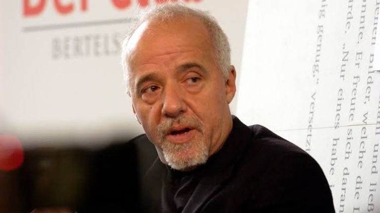 الكاتب البرازيلي باولو كويلو