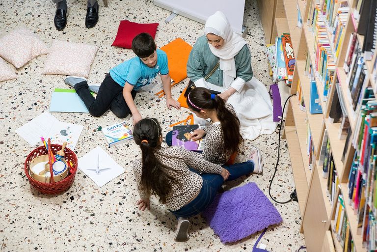 "كلمات" دعمت المنظمات بالكتب ضمن مبادرة "تبني مكتبة"