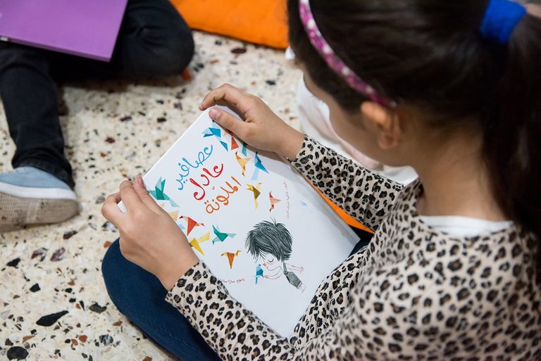 "كلمات" دعمت المنظمات بالكتب ضمن مبادرة "تبني مكتبة"