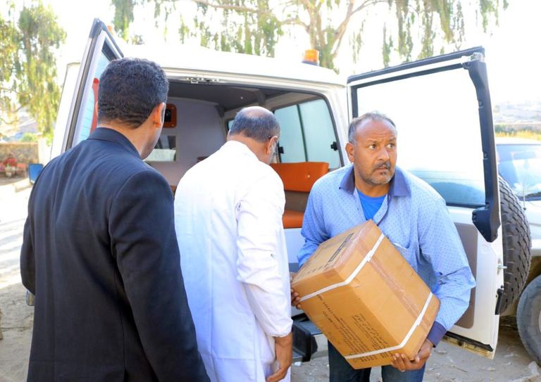 شحنة أدوية إماراتية لعلاج "الدفتيريا" في لحج اليمنية