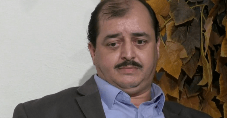 المرشح الإخواني فارس مسدور إخواني يتسول توقيعات الترشح لانتخابات الرئاسة بالجزائر