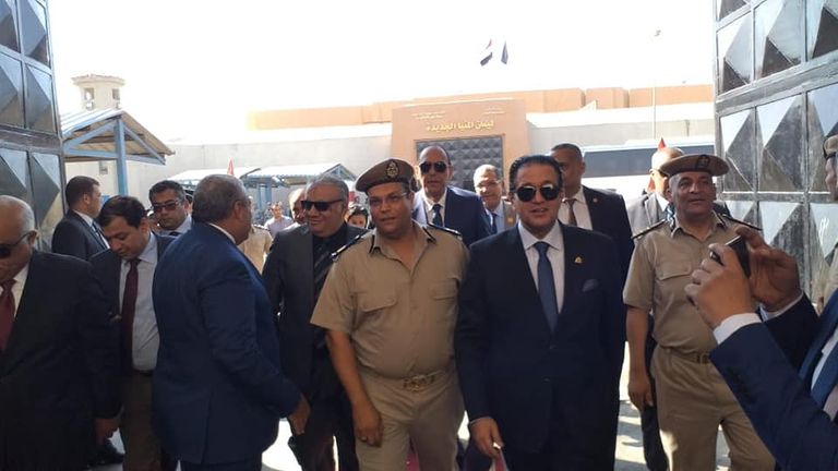 أعضاء لجنة حقوق الإنسان بالبرلمان المصري أثناء زيارة سجن المنيا