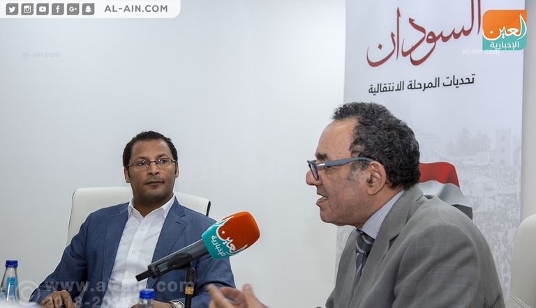 جانب من الحلقة النقاشية 