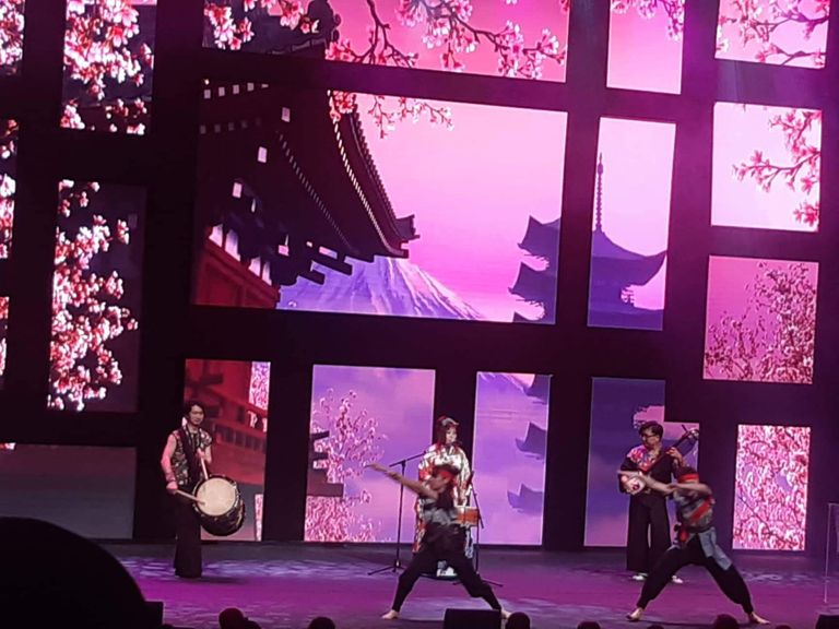 بعض المشاركين في حفل الافتتاح