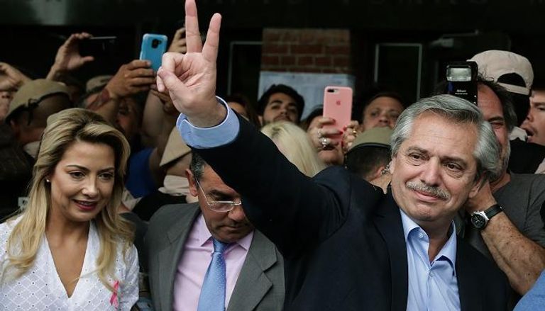 فوز ألبرتو فرنانديز بانتخابات الرئاسة في الأرجنتين