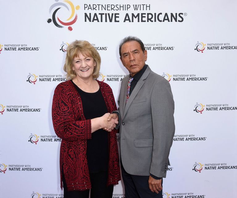 جينا ديفيس خلال كلمتها في الحفل