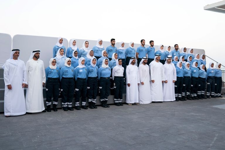 الشيخ محمد بن زايد آل نهيان يستقبل خريجي برنامج المسعفين