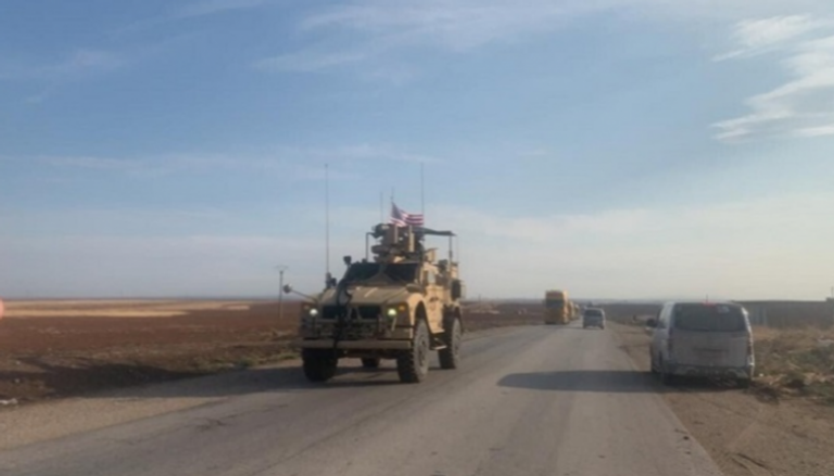 صورة متداولة لآلية عسكرية أمريكية متجهة من العراق نحو سوريا