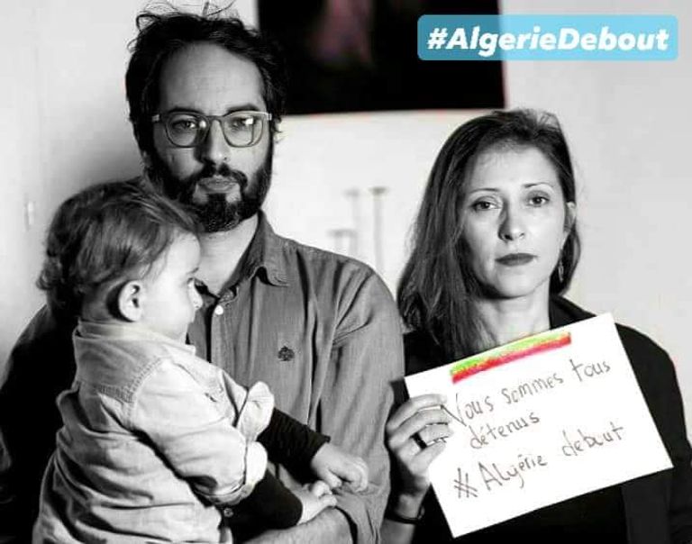 حملة الجزائر واقفة متظاهرون جزائريون يطالبون بإطلاق سراح سجناء الرأي