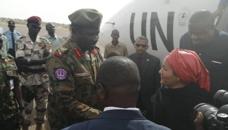 نائبة الأمين العام للأمم المتحدة لدى وصولها إلى السودان