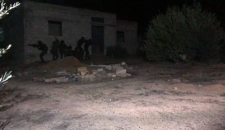 قوات الأمن المصرية قبل تنفيذها العملية بالعريش