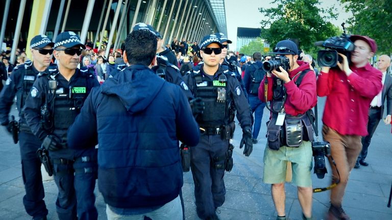 اعتقال 20 ناشطاً بيئياً في أستراليا - صورة 8
