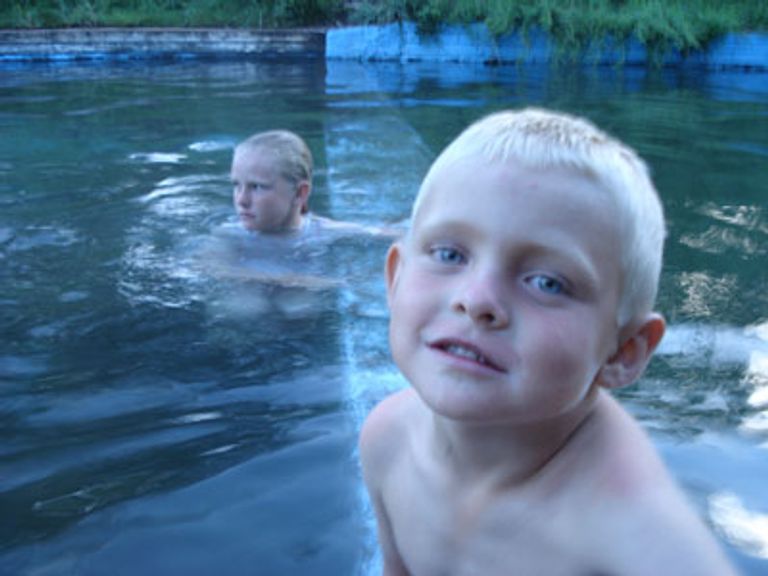 لقطة من الفيلم المكسيكي"الدفنات الثلاث"