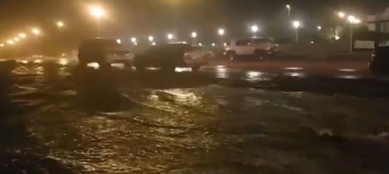 المد البحري يغمر المناطق المنخفضة بالفجيرة أبرزها شاطئ المظلات وقدفع ومربح