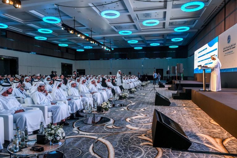 جلسة من "قمة أبوظبي للمدينة الذكية" التي انطلقت الثلاثاء