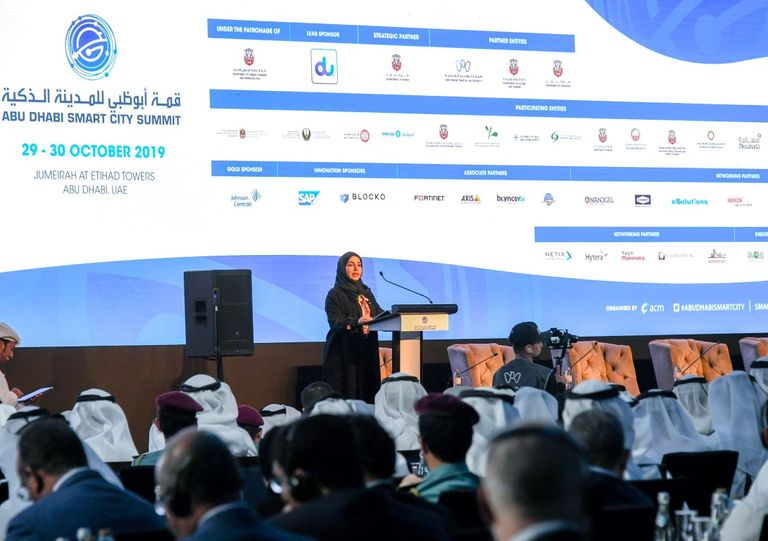 جلسة من "قمة أبوظبي للمدينة الذكية" التي انطلقت الثلاثاء
